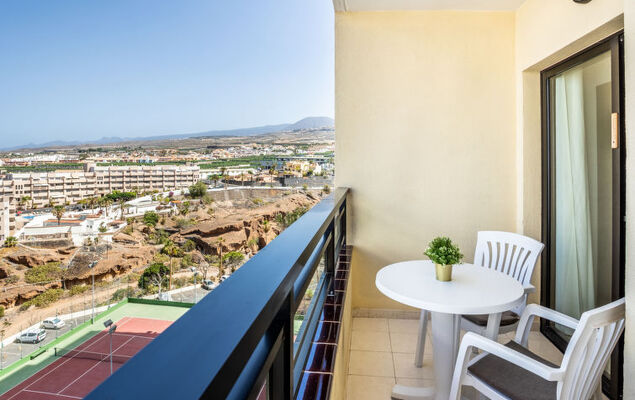 Club Paraiso near Hard Rock - Photo 2